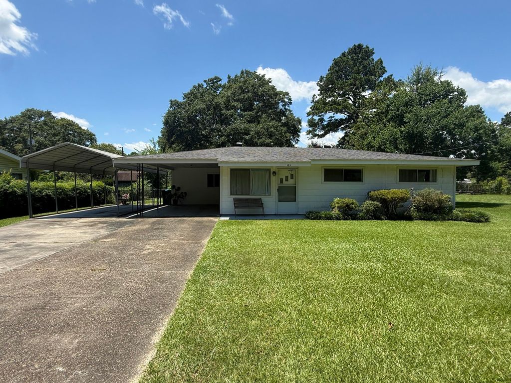 103 Elizabeth Ave., Petal, MS 39465