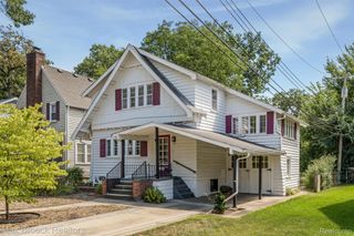 37 Hanover Road, Pleasant Ridge, MI 48069