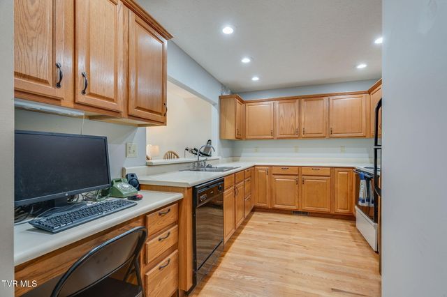 780 Hamilton Road Apt H6, Blountville, TN 37617
