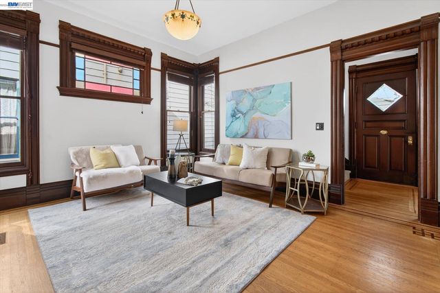 2214 Clinton Ave, Alameda, CA 94501