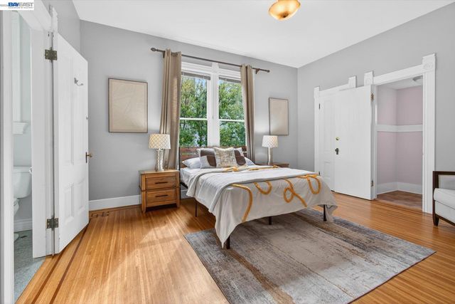 2214 Clinton Ave, Alameda, CA 94501