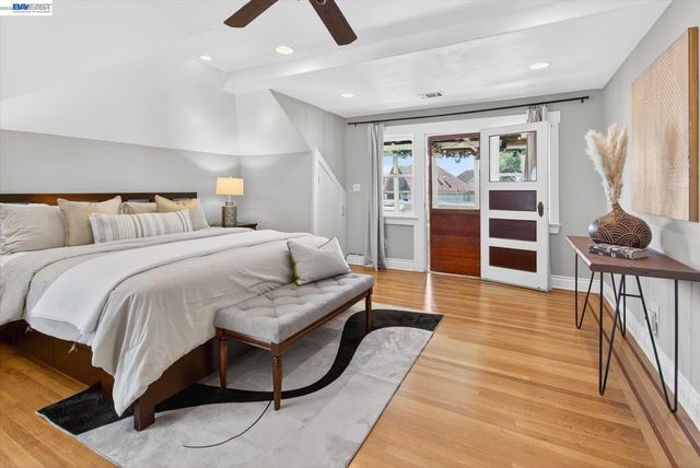 2214 Clinton Ave, Alameda, CA 94501