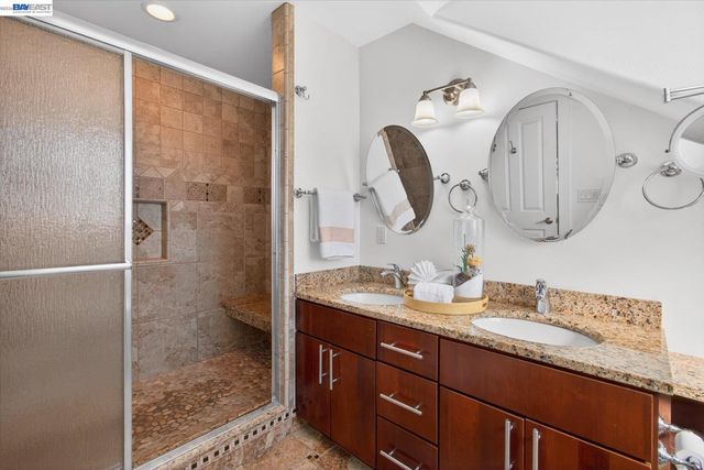 2214 Clinton Ave, Alameda, CA 94501