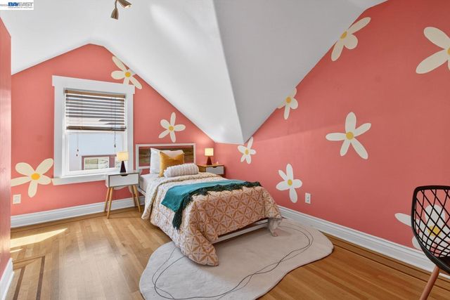 2214 Clinton Ave, Alameda, CA 94501