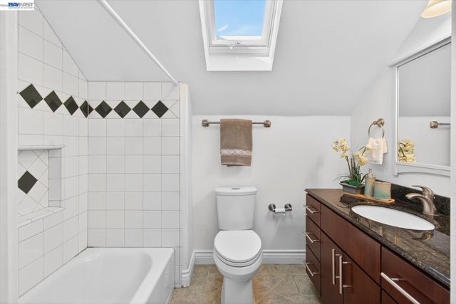 2214 Clinton Ave, Alameda, CA 94501