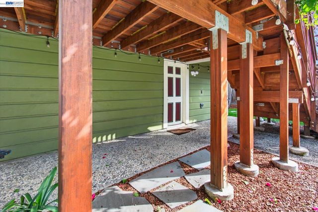 2214 Clinton Ave, Alameda, CA 94501