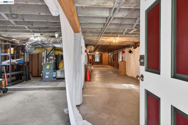 2214 Clinton Ave, Alameda, CA 94501