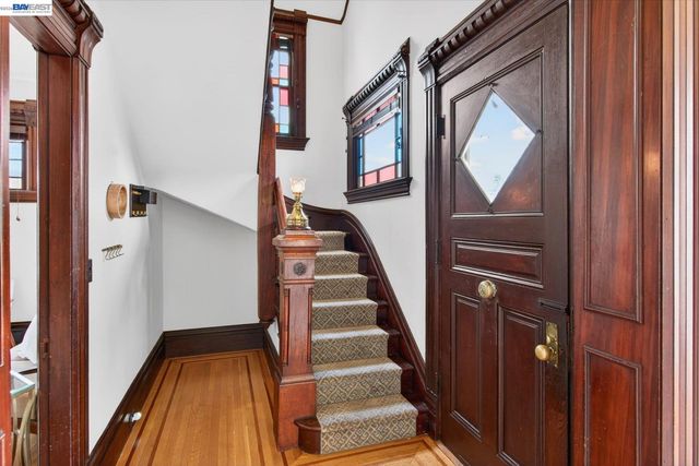 2214 Clinton Ave, Alameda, CA 94501