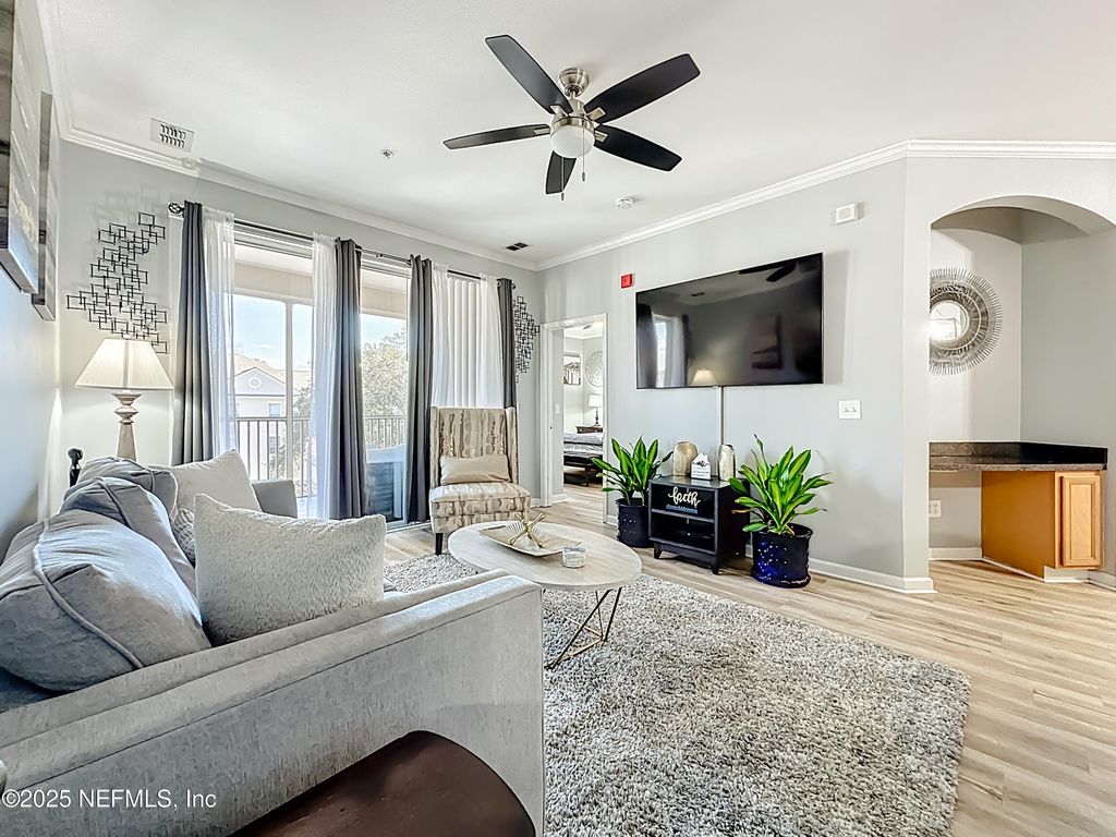 8601 BEACH Boulevard 409, Jacksonville, FL 32216