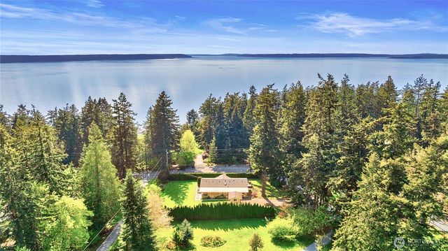 560 N Sunset Drive, Camano Island, WA 98282