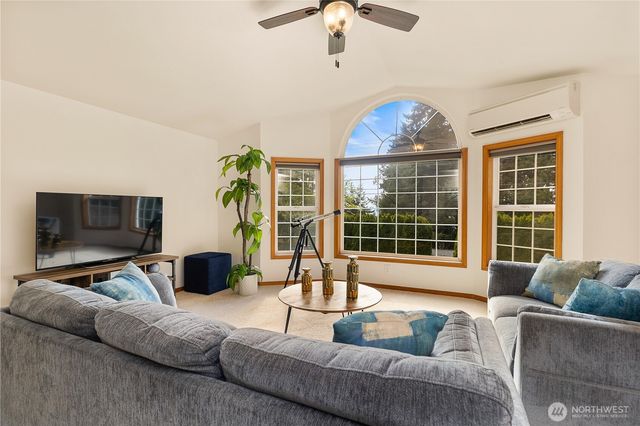 560 N Sunset Drive, Camano Island, WA 98282