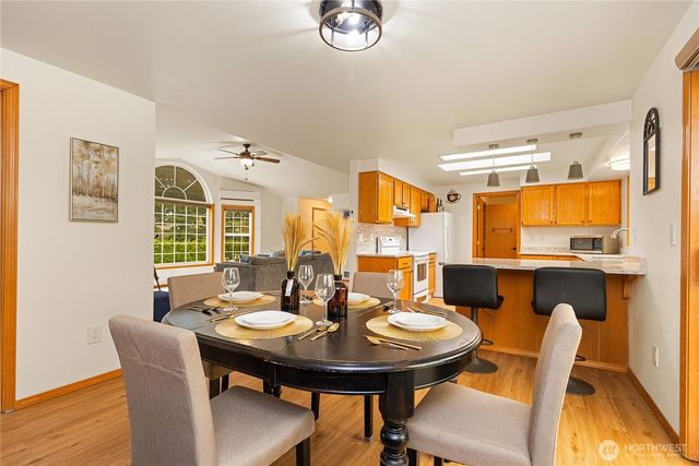 560 N Sunset Drive, Camano Island, WA 98282