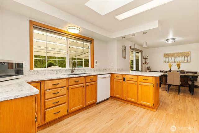 560 N Sunset Drive, Camano Island, WA 98282