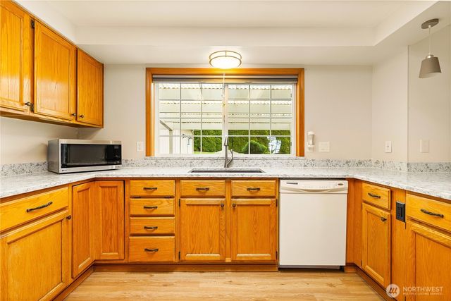 560 N Sunset Drive, Camano Island, WA 98282