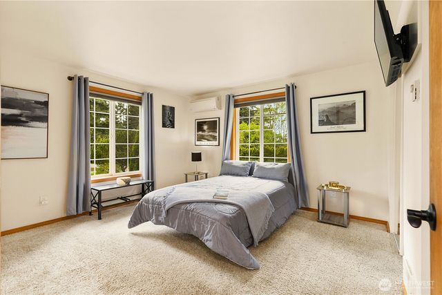 560 N Sunset Drive, Camano Island, WA 98282