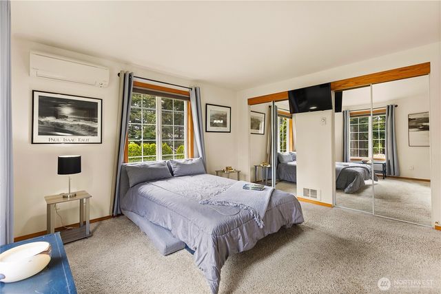 560 N Sunset Drive, Camano Island, WA 98282