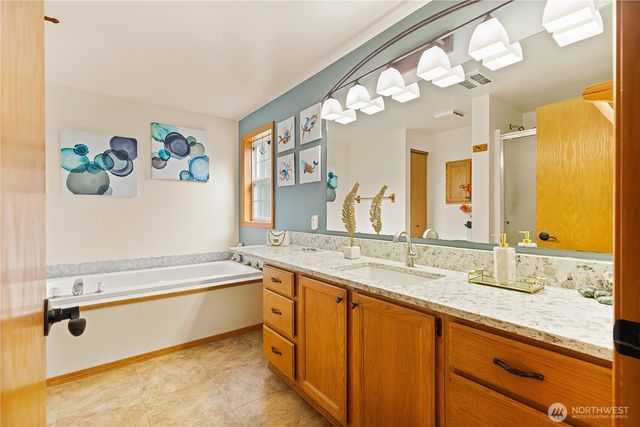560 N Sunset Drive, Camano Island, WA 98282