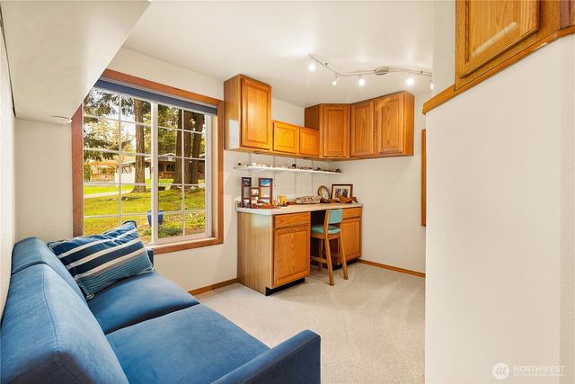 560 N Sunset Drive, Camano Island, WA 98282