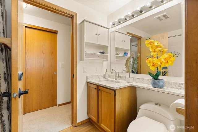 560 N Sunset Drive, Camano Island, WA 98282