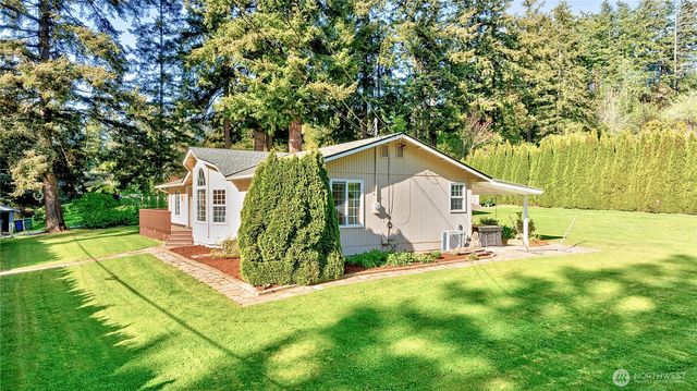 560 N Sunset Drive, Camano Island, WA 98282