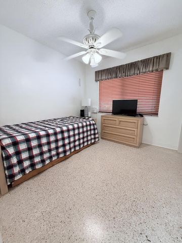 957 W 67th Street, Hialeah, FL 33012