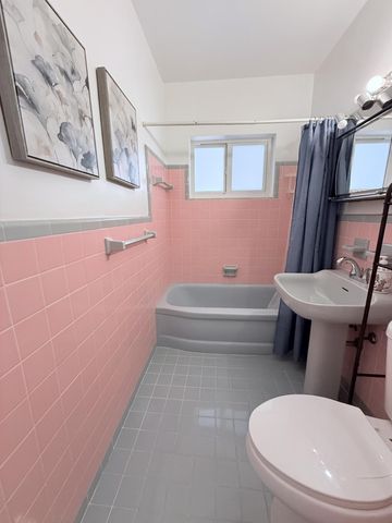 957 W 67th Street, Hialeah, FL 33012