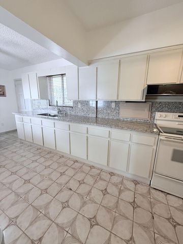 957 W 67th Street, Hialeah, FL 33012