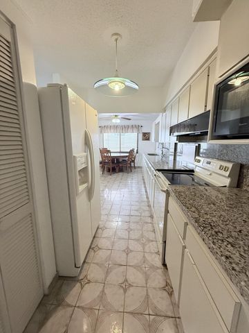 957 W 67th Street, Hialeah, FL 33012