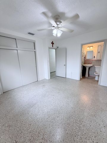 957 W 67th Street, Hialeah, FL 33012