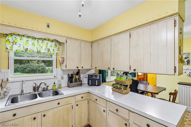 4908 Encino Drive, Akron, OH 44319