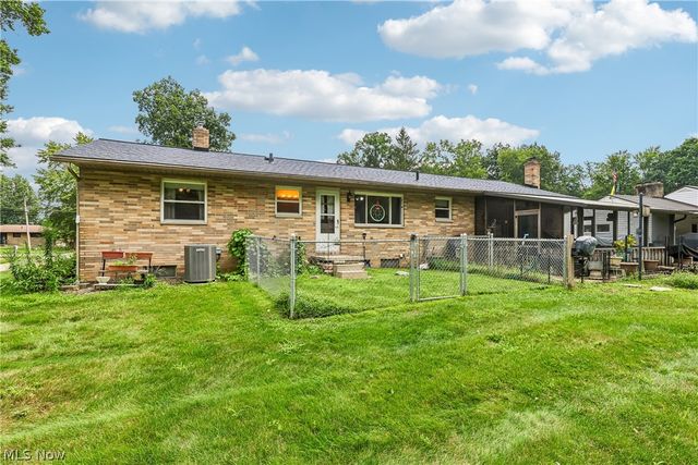 4908 Encino Drive, Akron, OH 44319