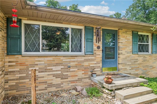 4908 Encino Drive, Akron, OH 44319