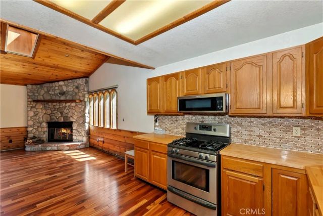 489 Dorn, Crestline, CA 92325