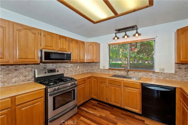 489 Dorn, Crestline, CA 92325