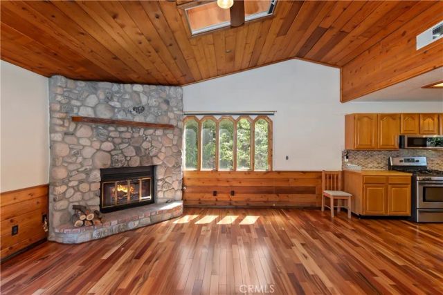 489 Dorn, Crestline, CA 92325