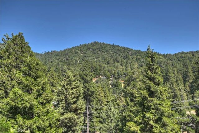 489 Dorn, Crestline, CA 92325