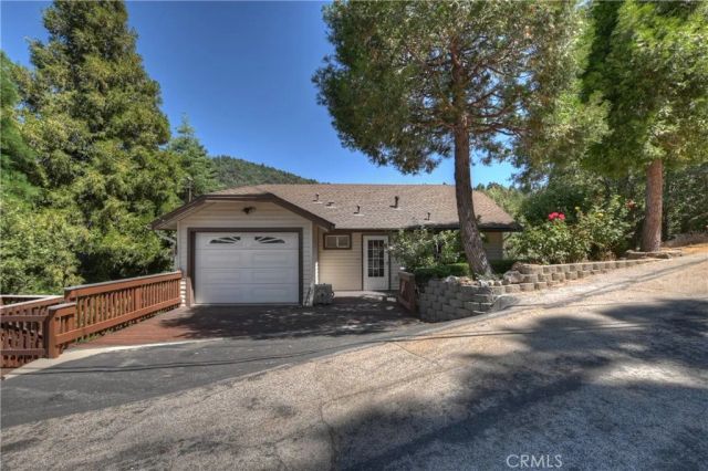 489 Dorn, Crestline, CA 92325