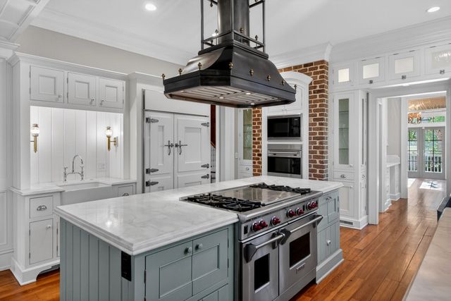 659 Island Park Drive, Daniel Island, SC 29492