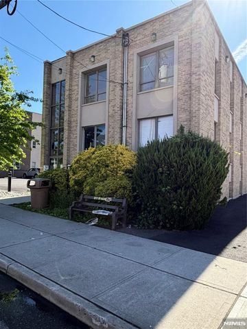 170 State Street, Hackensack, NJ 07601