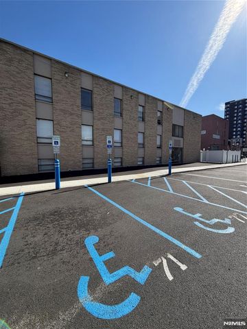 170 State Street, Hackensack, NJ 07601