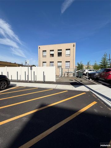 170 State Street, Hackensack, NJ 07601