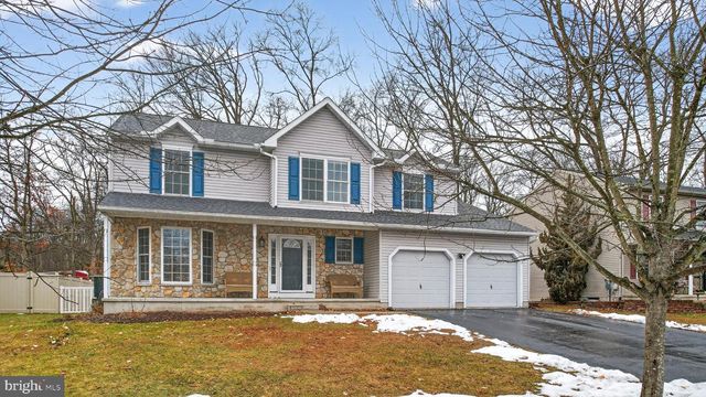 209 WOODBRIDGE LN, Douglassville, PA 19518