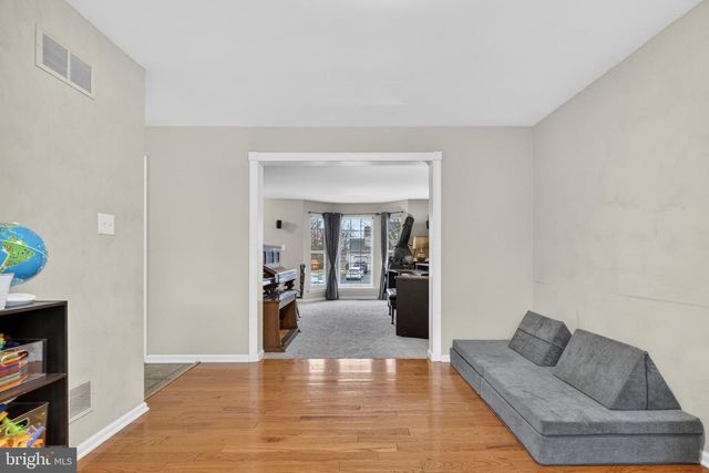 209 WOODBRIDGE LN, Douglassville, PA 19518