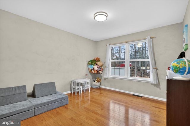 209 WOODBRIDGE LN, Douglassville, PA 19518