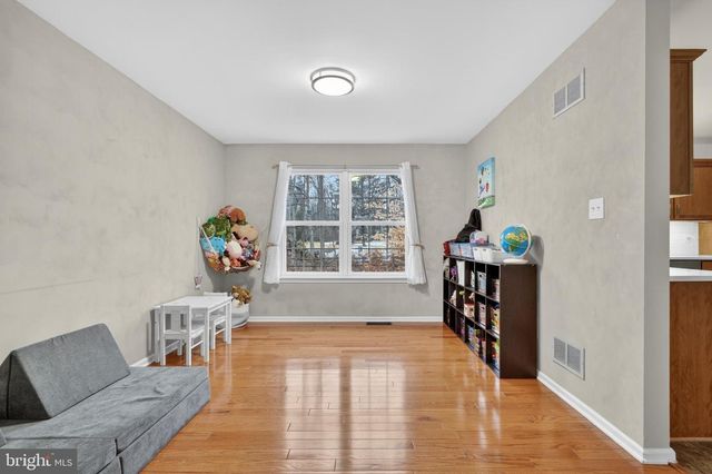 209 WOODBRIDGE LN, Douglassville, PA 19518