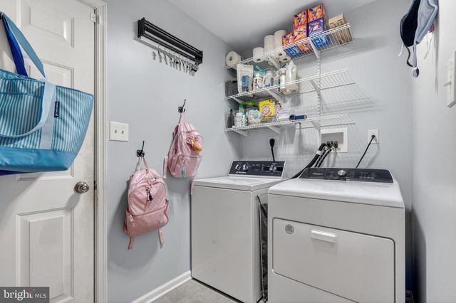 209 WOODBRIDGE LN, Douglassville, PA 19518