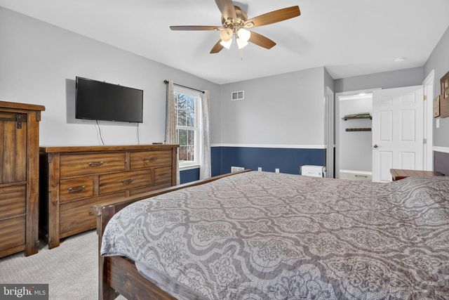 209 WOODBRIDGE LN, Douglassville, PA 19518