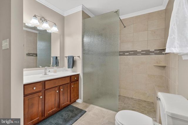 209 WOODBRIDGE LN, Douglassville, PA 19518