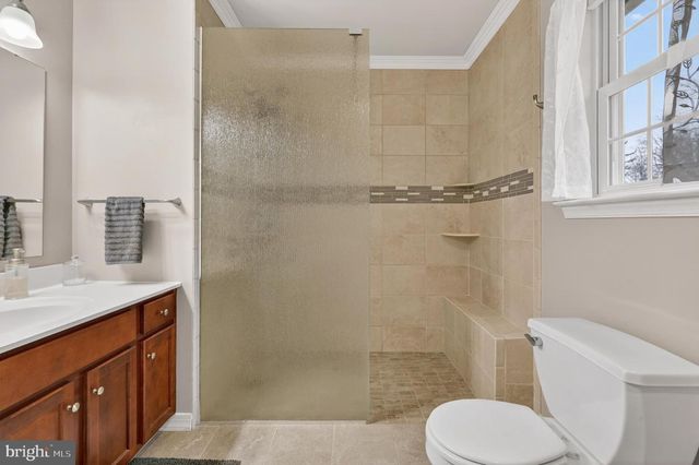 209 WOODBRIDGE LN, Douglassville, PA 19518