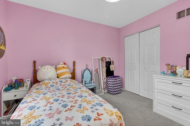 209 WOODBRIDGE LN, Douglassville, PA 19518